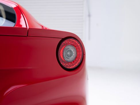 Used 2014 Ferrari F12 Berlinetta image 25