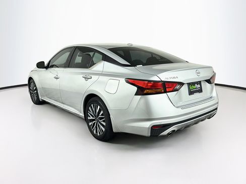 Used 2023 Nissan Altima 2.5 SV w/ SV Premium Package FWD image 5