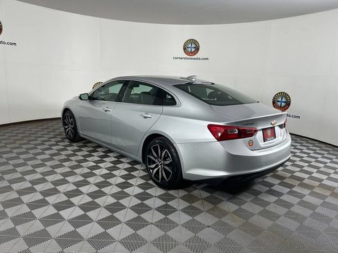 Used 2018 Chevrolet Malibu LT w/ Leather Package FWD image 18