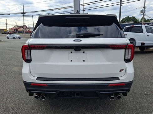 Used 2025 Ford Explorer ST AWD/4WD image 5