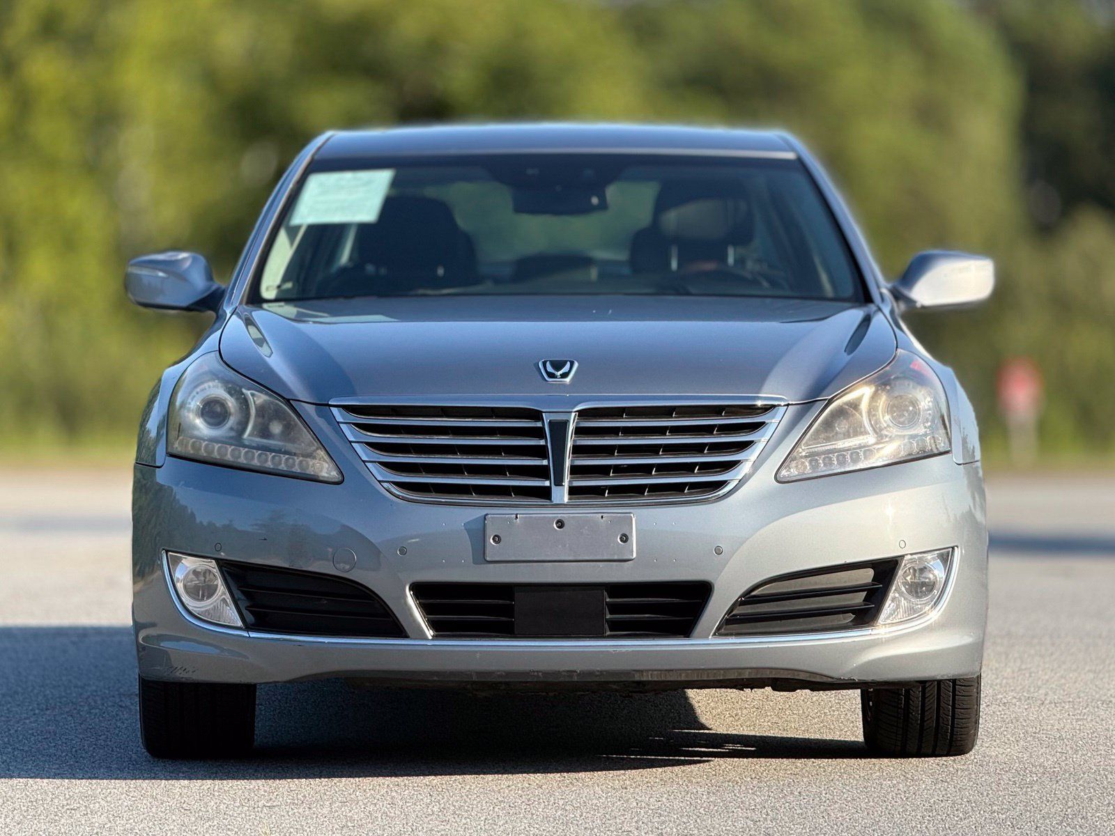 Used 2014 Hyundai Equus Signature RWD image 3