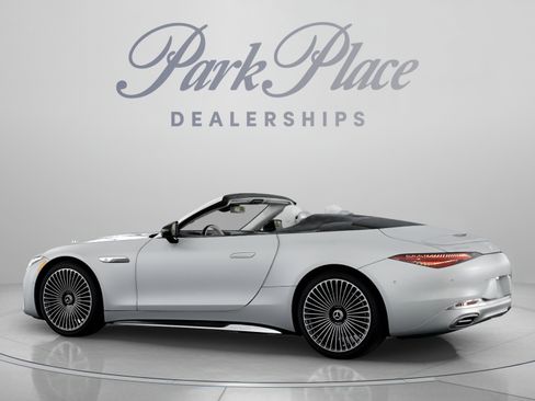 New 2026 Mercedes-Benz Maybach SL 680 image 10