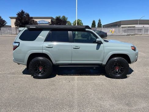 Used 2023 Toyota 4Runner TRD Off-Road Premium w/ Moonroof Package AWD/4WD image 4