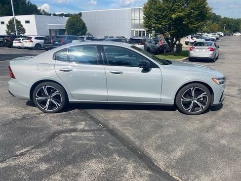 Used 2024 Volvo S60 B5 Core w/ Climate Package AWD/4WD image 4