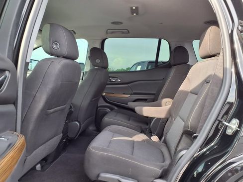 Used 2022 GMC Acadia SLE w/ Driver Convenience Package FWD image 23