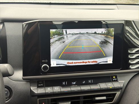 Used 2025 Toyota Camry LE FWD image 9