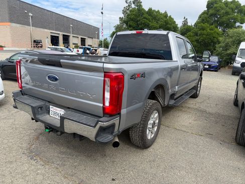 Used 2024 Ford F250 XLT image 5