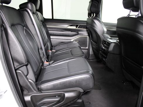 Used 2024 Jeep Wagoneer L Series II w/ Flexible Seating Group RWD image 33