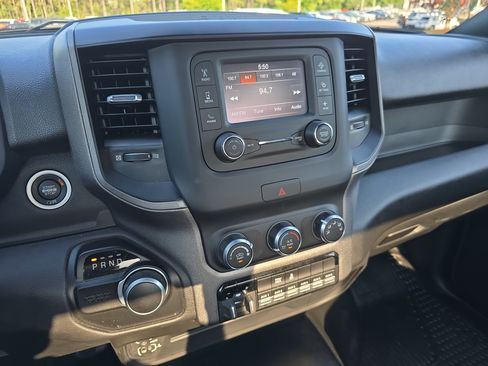Used 2022 RAM 2500 Tradesman w/ Chrome Appearance Group RWD image 17