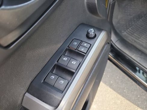 Used 2023 Toyota Tacoma SR5 w/ Technology Package AWD/4WD image 17