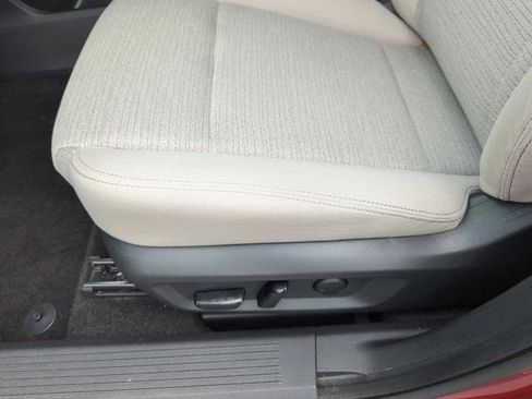 Certified 2023 Nissan Rogue SV FWD image 29