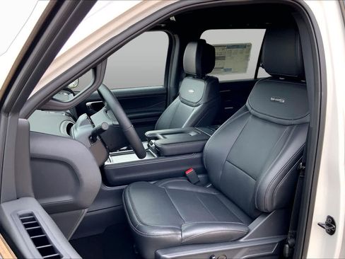 New 2026 Ford Expedition Platinum w/ Stealth Appearance Package AWD/4WD image 9