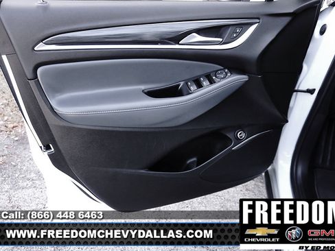 Used 2023 Buick Enclave Essence image 34