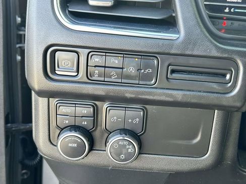 Used 2022 Chevrolet Suburban Premier image 20