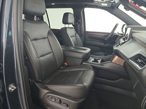 Used 2022 Chevrolet Suburban High Country AWD/4WD image 34
