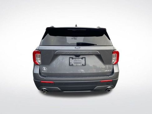 Certified 2022 Ford Explorer XLT w/ Equipment Group 202A image 12