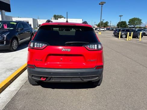 Used 2019 Jeep Cherokee Trailhawk AWD/4WD image 9