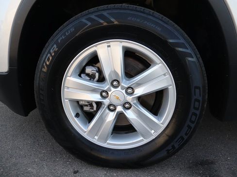 Used 2018 Chevrolet Trax LS AWD/4WD image 40