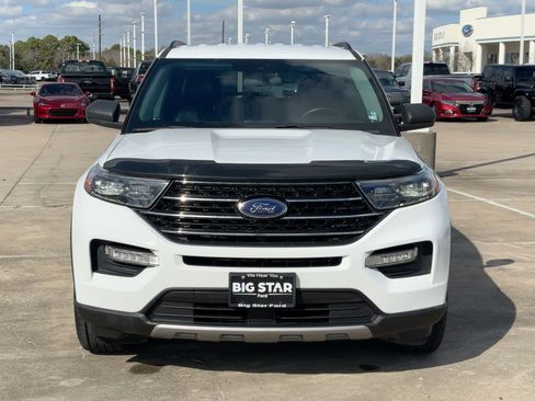 Used 2020 Ford Explorer XLT w/ Equipment Group 202A image 9