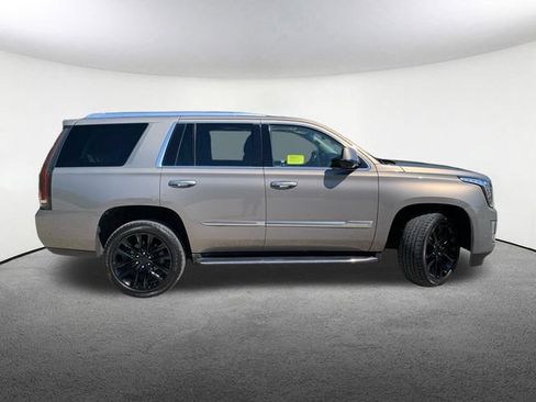 Used 2018 Cadillac Escalade Luxury AWD/4WD image 15