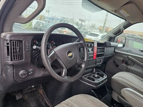 Used 2016 Chevrolet Express 3500 image 10