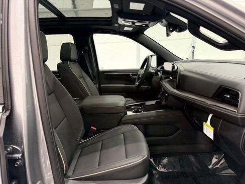 New 2026 Chevrolet Suburban Premier w/ Sun And Tow Package image 23