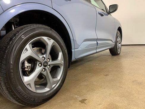 Used 2024 Ford Escape ST-Line w/ Tech Pack #1 image 9