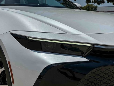 Certified 2024 Toyota Crown AWD/4WD image 10