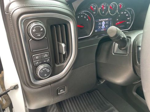 Used 2019 Chevrolet Silverado 1500 RST RWD image 40