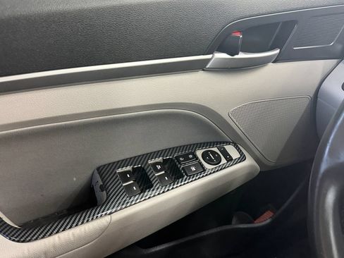 Used 2019 Hyundai Elantra Value Edition FWD image 11