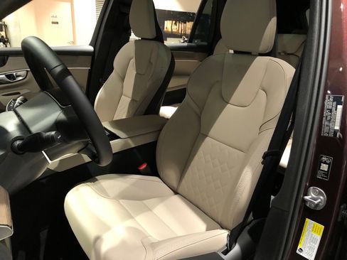 New 2026 Volvo XC90 B6 Plus w/ Protection Package Premier image 30