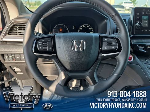 Used 2025 Honda Odyssey EX-L image 16