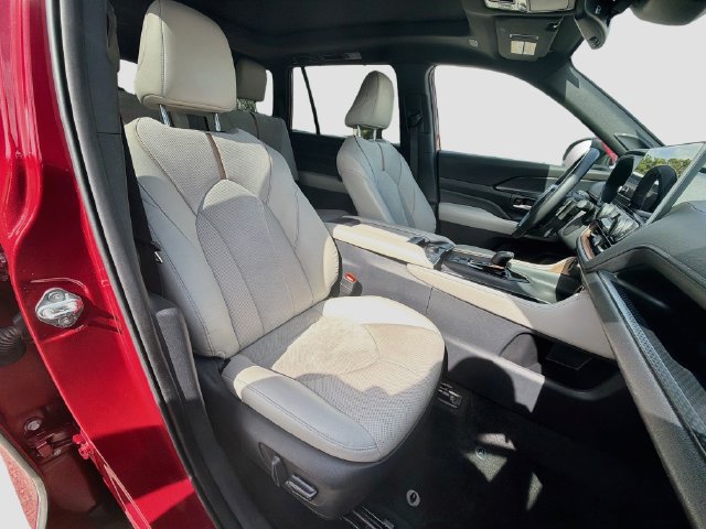 Used 2024 Toyota Grand Highlander AWD Hybrid image 15