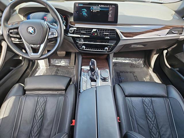 Used 2021 BMW 530e w/ Premium Package RWD image 18