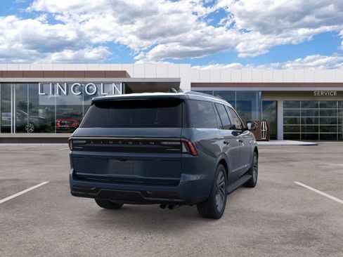 New 2026 Lincoln Navigator Premiere AWD/4WD image 8