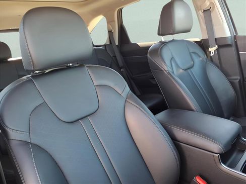 Used 2023 Kia Sorento S w/ Panoramic Sunroof Package image 20