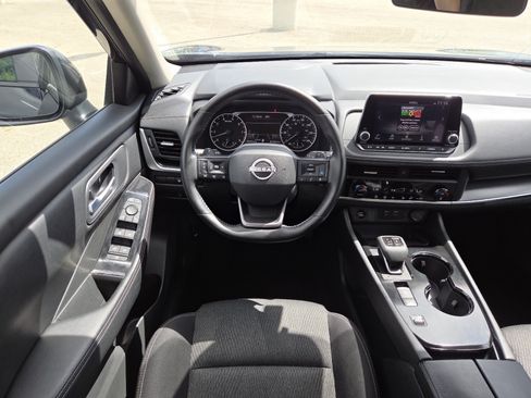 Used 2025 Nissan Rogue SV FWD image 22