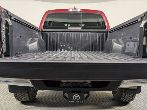 Used 2020 Toyota Tacoma SR5 RWD image 17