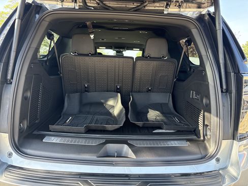 New 2026 Chevrolet Suburban Premier AWD/4WD image 15