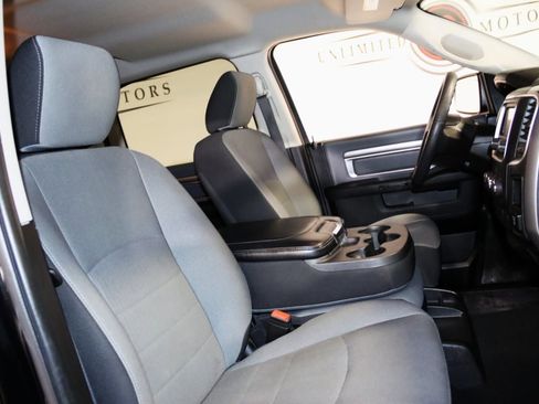 Used 2022 RAM 1500 Classic SLT image 57