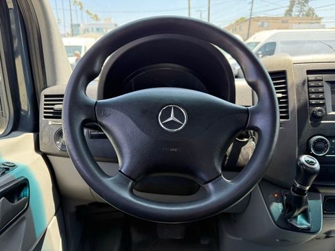 Used 2018 Mercedes-Benz Sprinter 2500 image 16