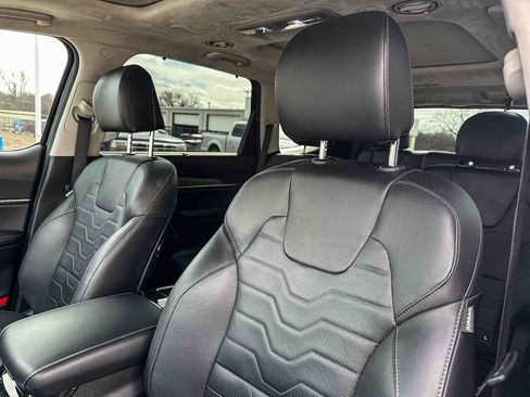 Used 2022 Kia Telluride SX w/ SX Prestige Package image 14