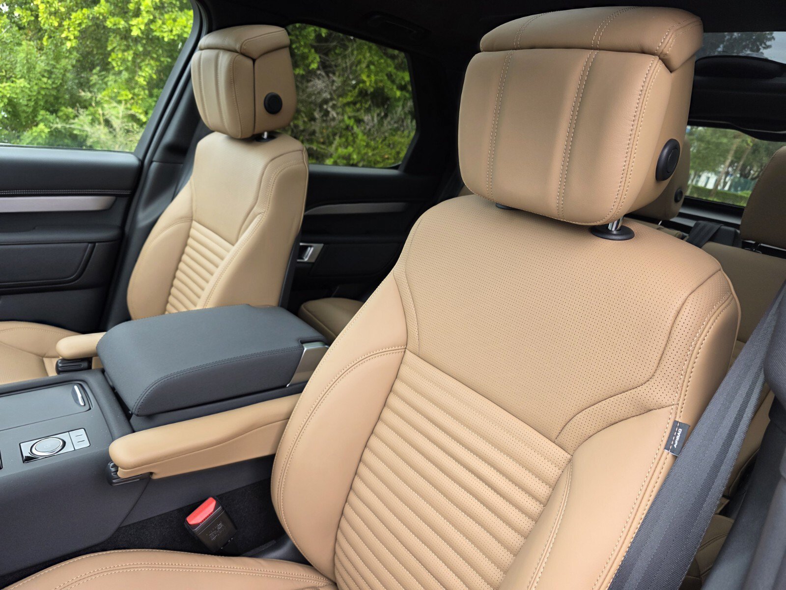New 2026 Land Rover Discovery Dynamic SE AWD/4WD image 12