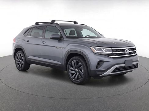 Used 2023 Volkswagen Atlas Cross Sport SE FWD image 2