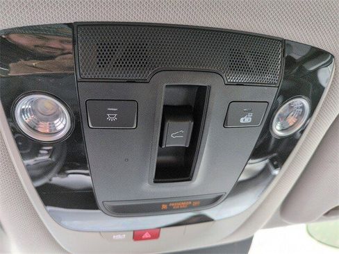 Used 2025 Kia Sorento S w/ Panoramic Sunroof Package image 25