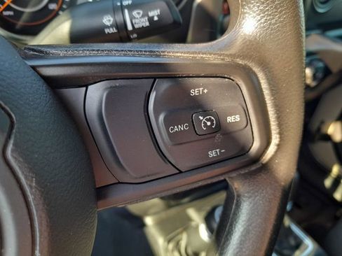 Used 2022 Jeep Gladiator Sport AWD/4WD image 15