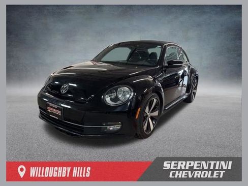 Used 2012 Volkswagen Beetle 2.0T image 1
