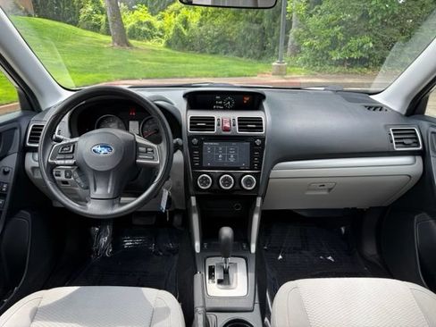 Used 2016 Subaru Forester 2.5i Premium w/ All-Weather Package AWD/4WD image 10