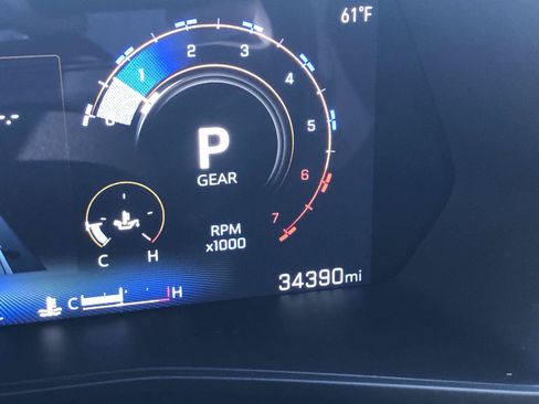 Used 2024 Chevrolet Colorado Trail Boss AWD/4WD image 27