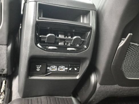 Used 2023 Jeep Grand Cherokee Limited AWD/4WD image 24